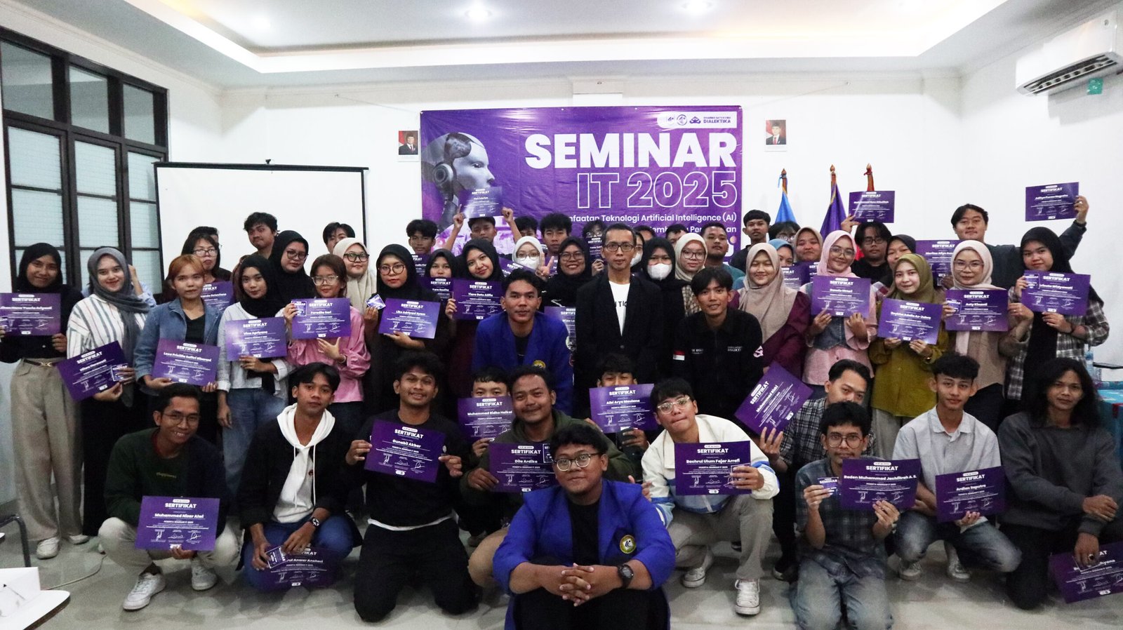 Peran Teknologi dalam Meningkatkan Daya Saing Lulusan Perguruan Tinggi